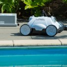 Robot-aspirateur-electrique-nettoyeur-de-piscine-Robotclean-Pool-1-Ubbink-ambiance2